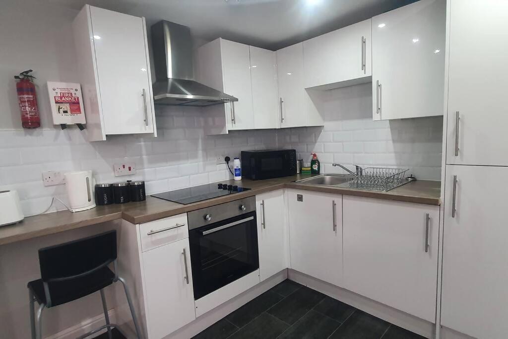 1 Bedroom Flat, Sleeps Up To 5Ppl, City Center Cardiff Eksteriør bilde